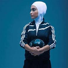 Hijab Adidas