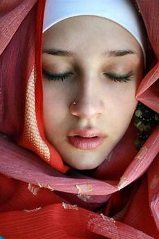 Red Hijab